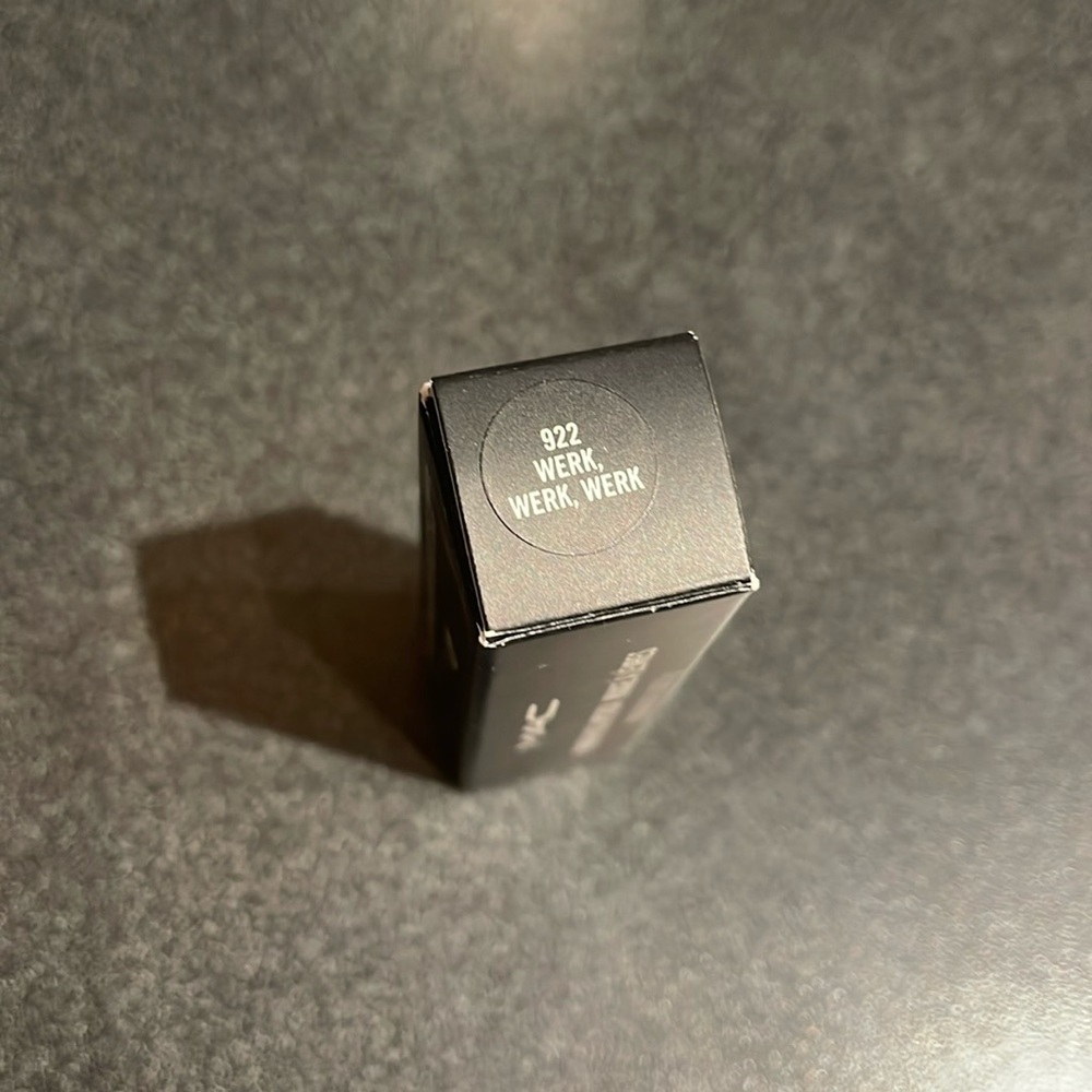 MAC Powder Kiss lipstick, Werk Werk Werk. - Picture 3 of 6